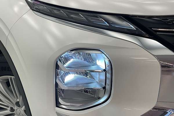 2024 Mitsubishi Outlander LS ZM