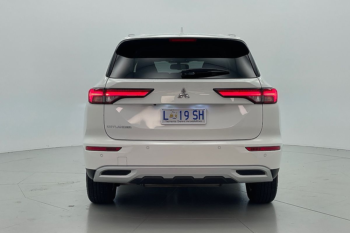 2024 Mitsubishi Outlander LS ZM