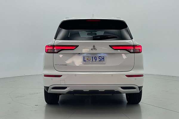 2024 Mitsubishi Outlander LS ZM