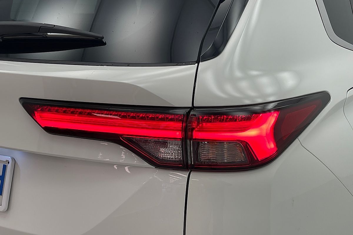 2024 Mitsubishi Outlander LS ZM