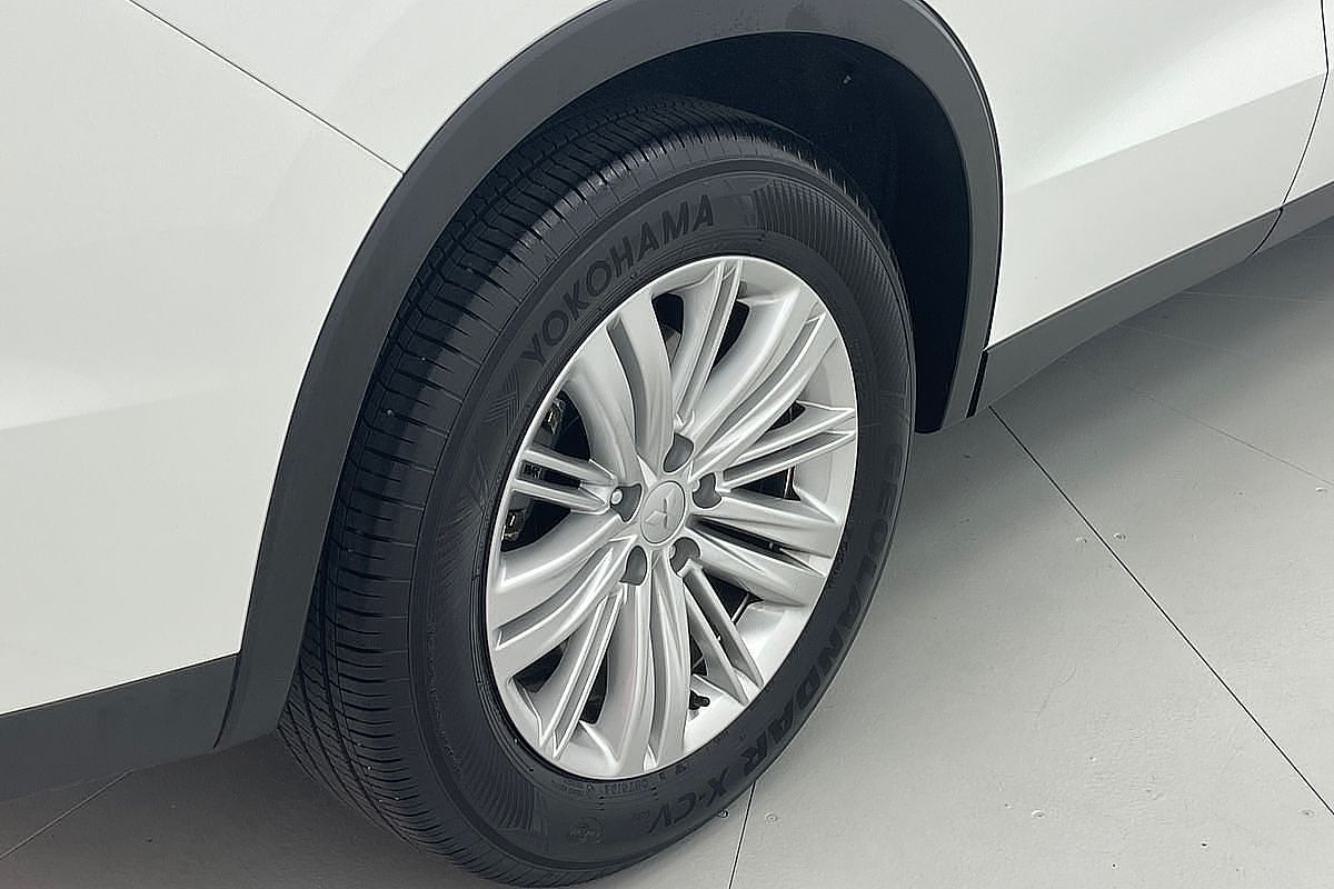 2024 Mitsubishi Outlander LS ZM