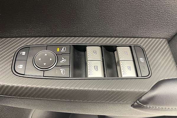 2024 Mitsubishi Outlander LS ZM
