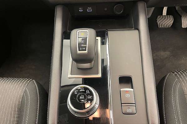 2024 Mitsubishi Outlander LS ZM