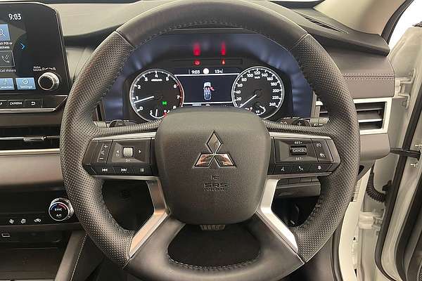 2024 Mitsubishi Outlander LS ZM