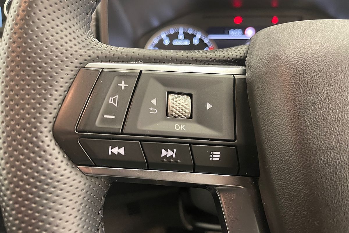 2024 Mitsubishi Outlander LS ZM