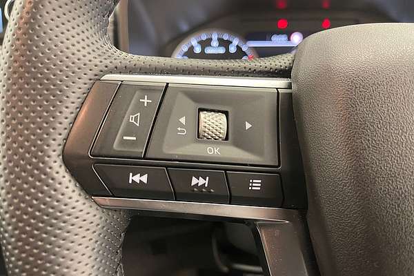 2024 Mitsubishi Outlander LS ZM