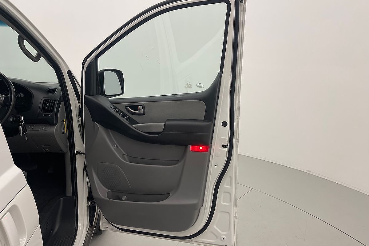 2017 Hyundai iMax TQ3-W Series II