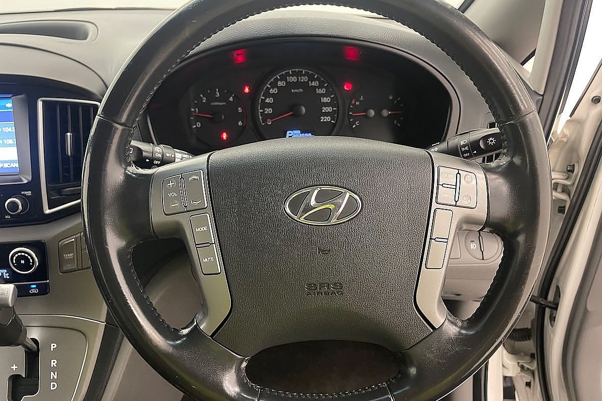 2017 Hyundai iMax TQ3-W Series II