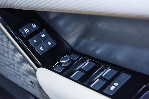 2022 Land Rover Range Rover Velar P250 R-Dynamic SE L560