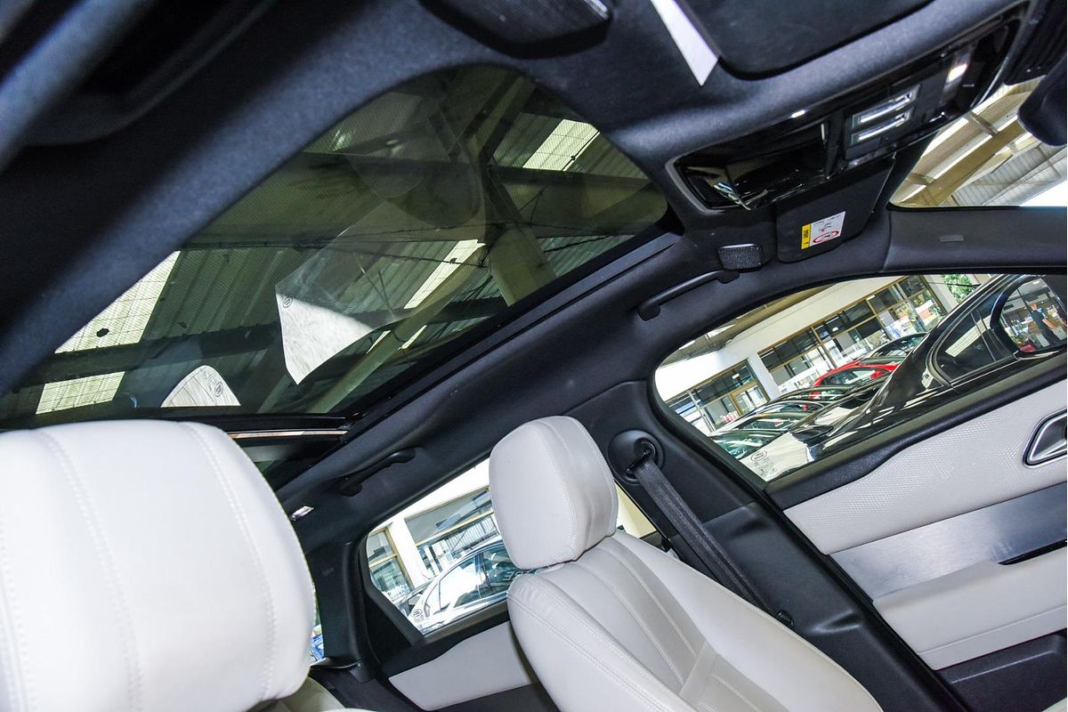 2022 Land Rover Range Rover Velar P250 R-Dynamic SE L560
