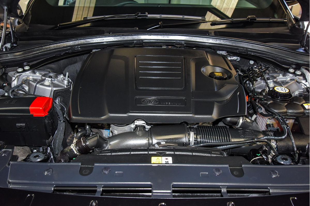 2022 Land Rover Range Rover Velar P250 R-Dynamic SE L560