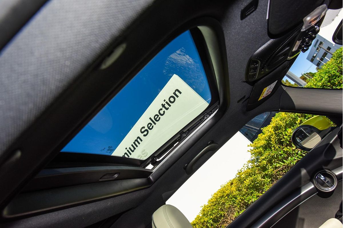 2021 MINI Hatch Cooper SE Classic F56 LCI-2