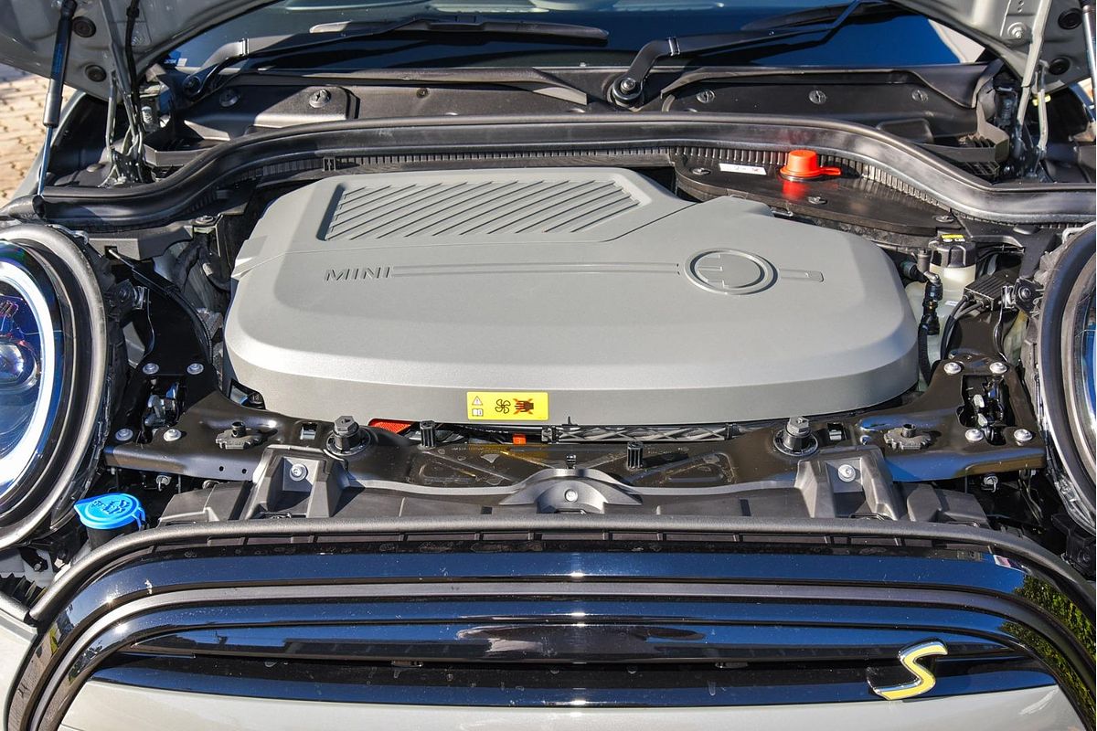 2021 MINI Hatch Cooper SE Classic F56 LCI-2