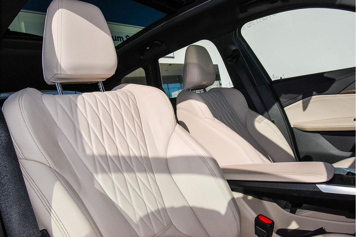 2023 BMW X1 xDrive20i U11