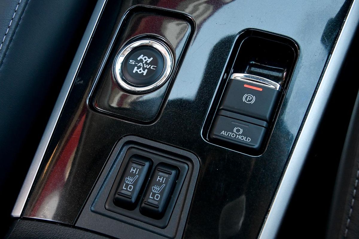 2020 Mitsubishi Outlander Exceed ZL