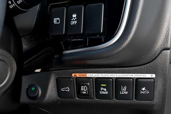 2020 Mitsubishi Outlander Exceed ZL
