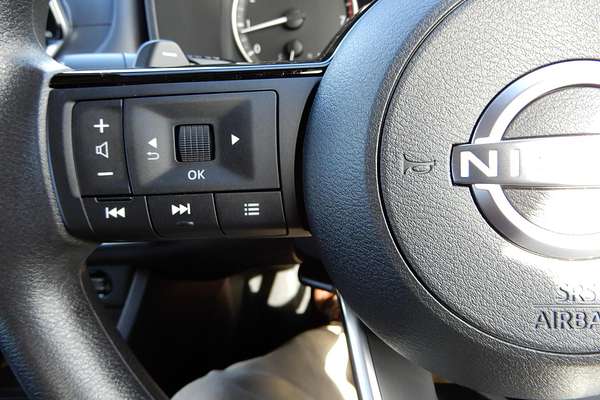 2024 Nissan X-TRAIL ST T33