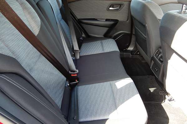 2024 Nissan X-TRAIL ST T33