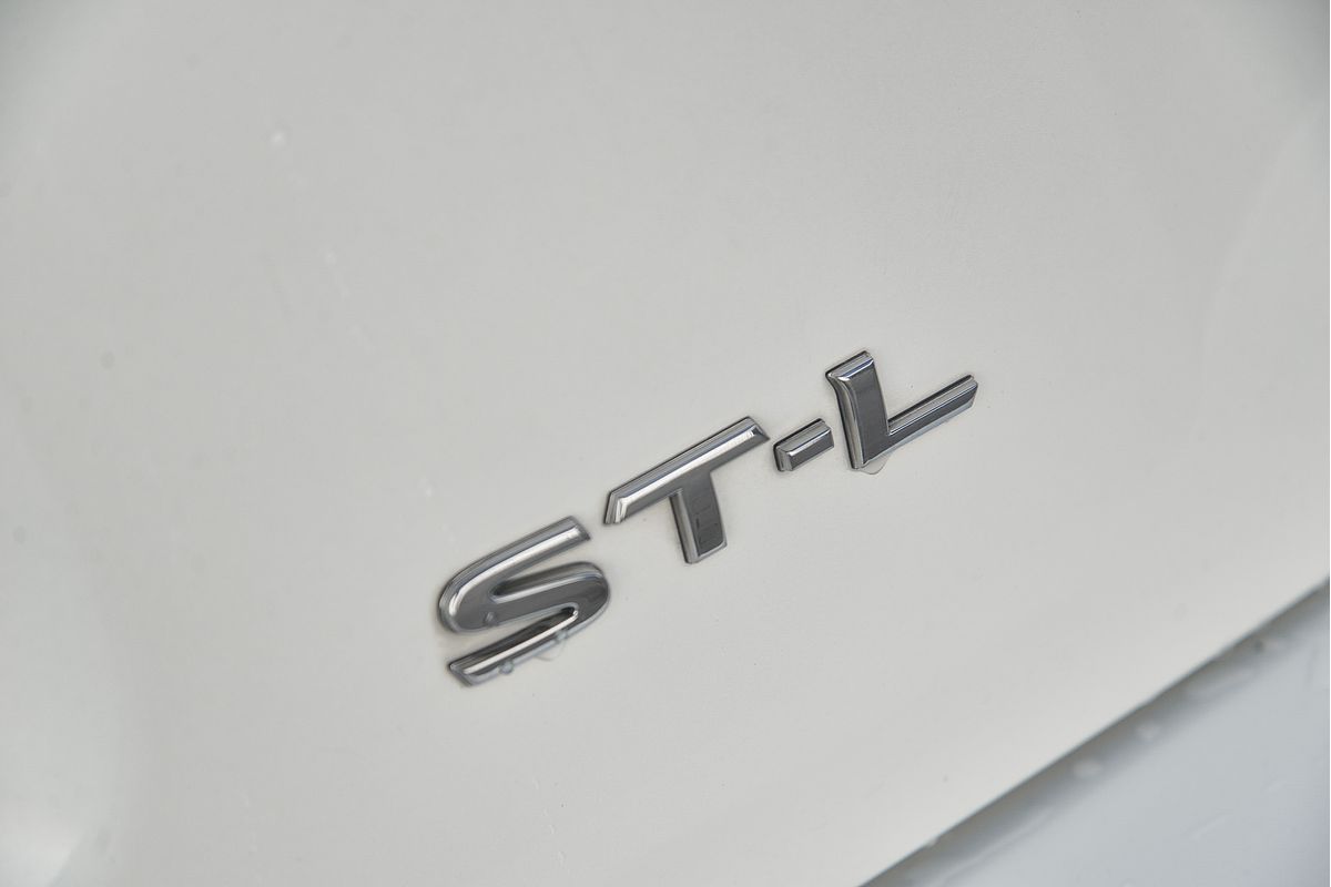 2018 Nissan Pathfinder ST-L R52 Series II