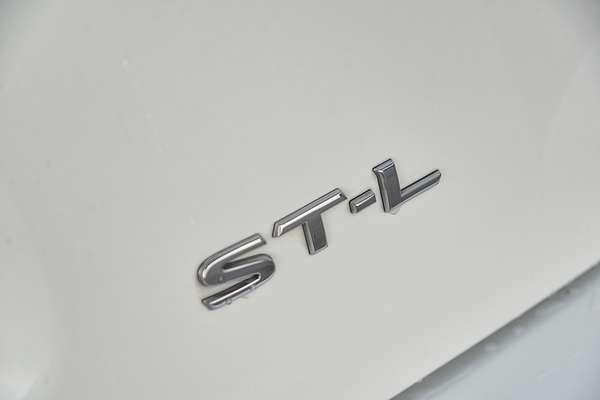 2018 Nissan Pathfinder ST-L R52 Series II