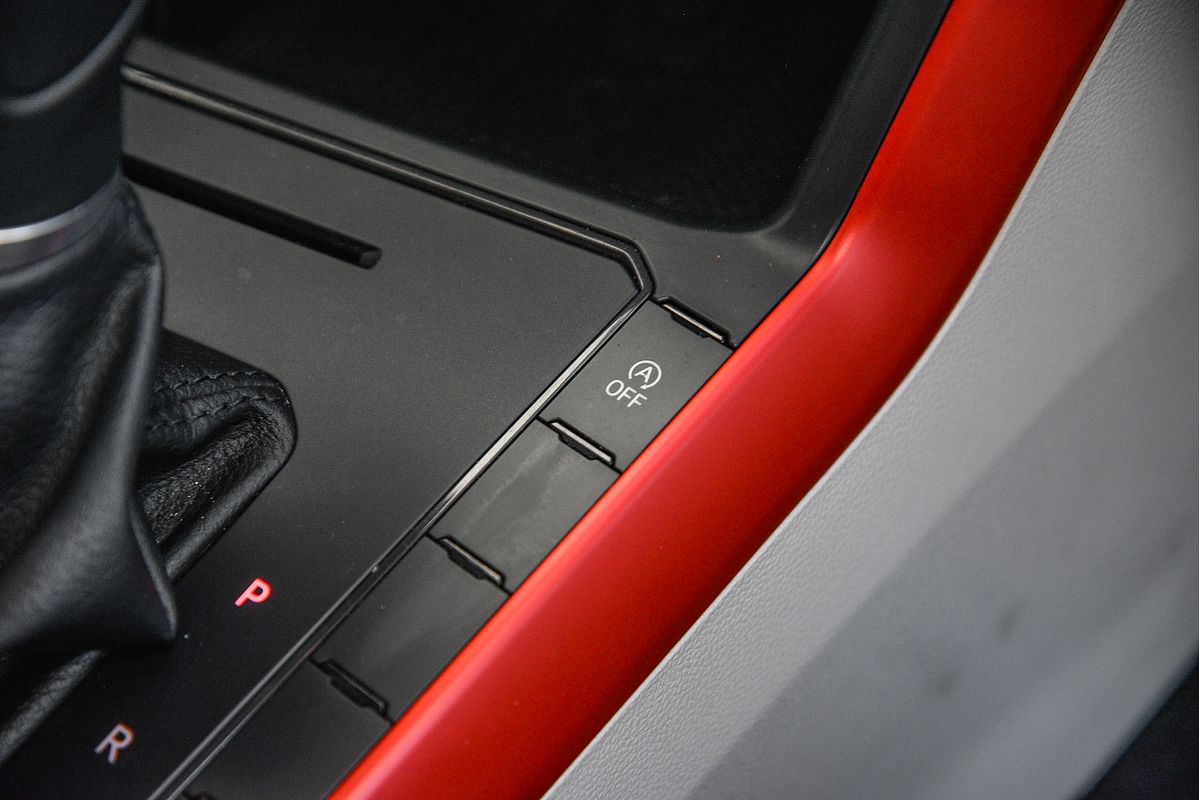 2018 Volkswagen Polo beats AW