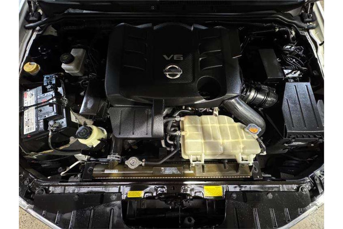 2011 Nissan Navara ST-X 550 D40 4X4