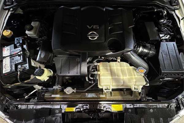2011 Nissan Navara ST-X 550 D40 4X4