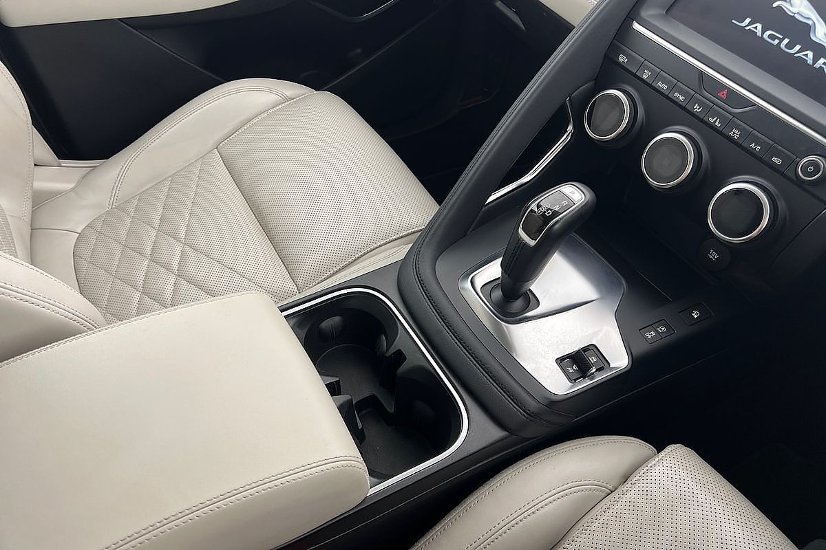 2019 Jaguar E-PACE P250 HSE X540