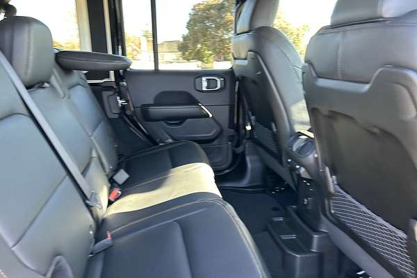 2024 Jeep Wrangler Unlimited Overland JL