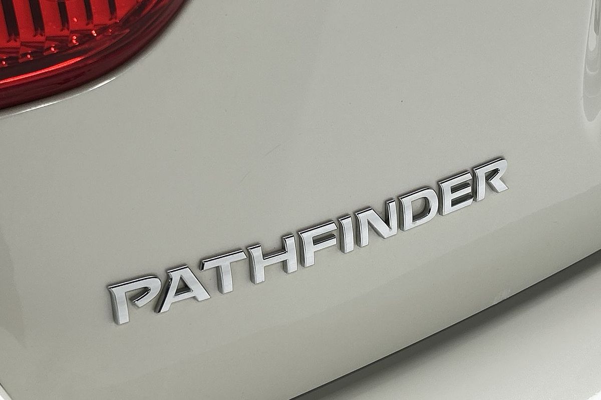 2017 Nissan Pathfinder ST R52 Series II