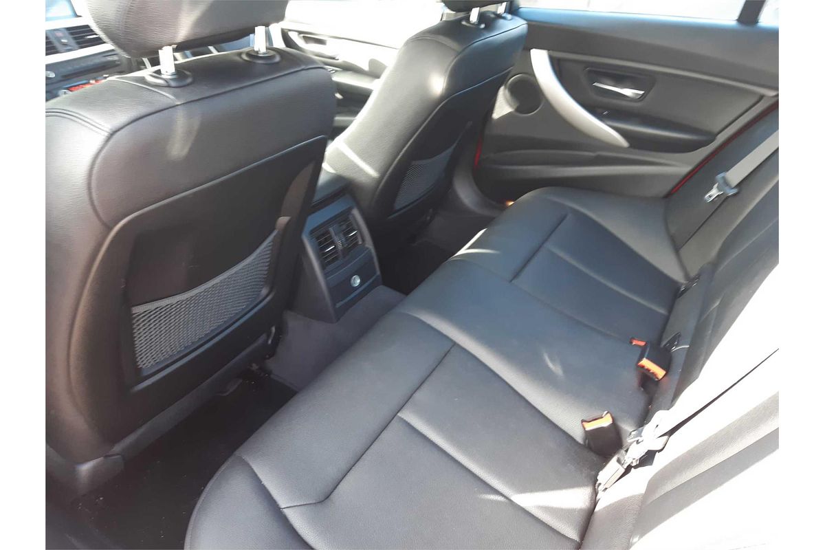2013 BMW 3 18d LUXURY LINE F30