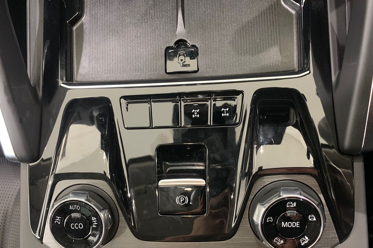 2025 LDV D90 Executive SV9A