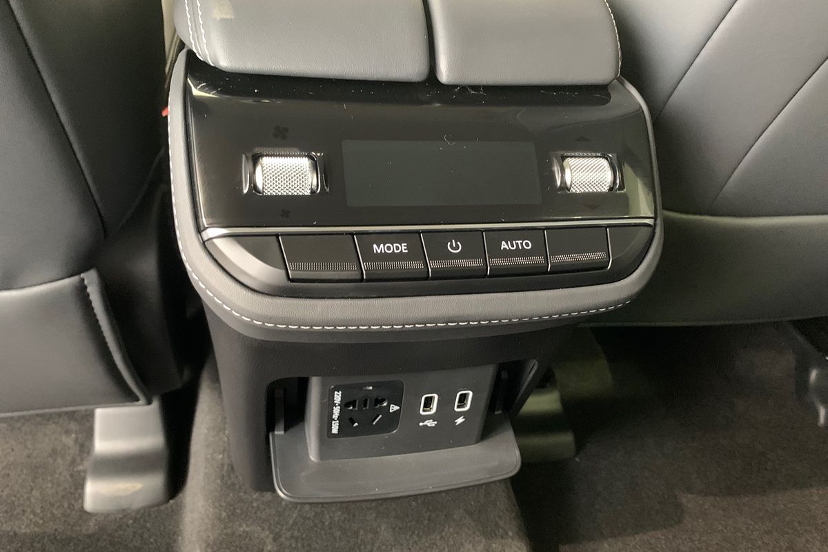 2025 LDV D90 Executive SV9A
