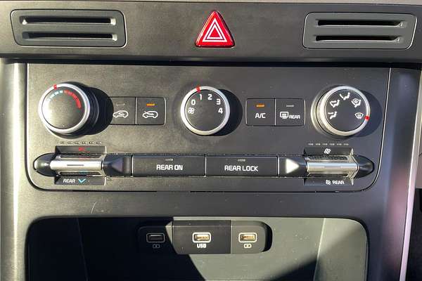 2023 Kia Carnival S KA4