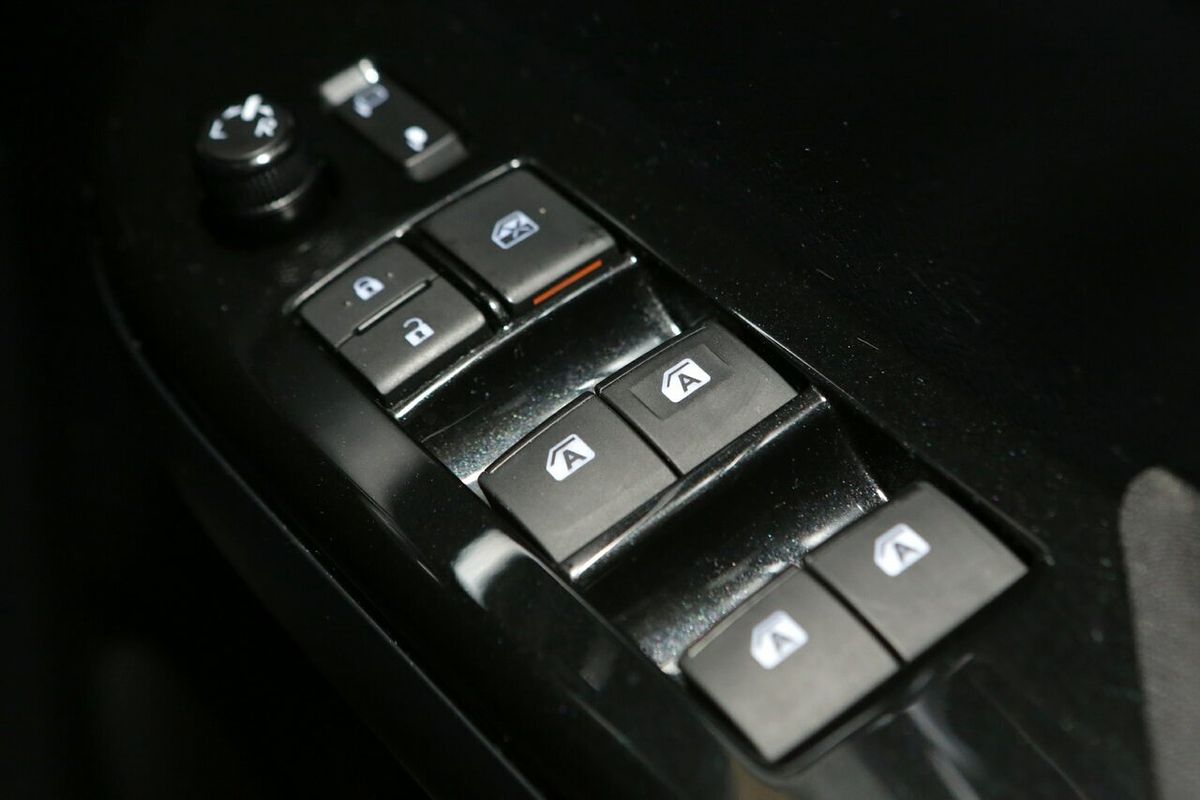 2016 Toyota Hilux SR5 GUN126R 4X4