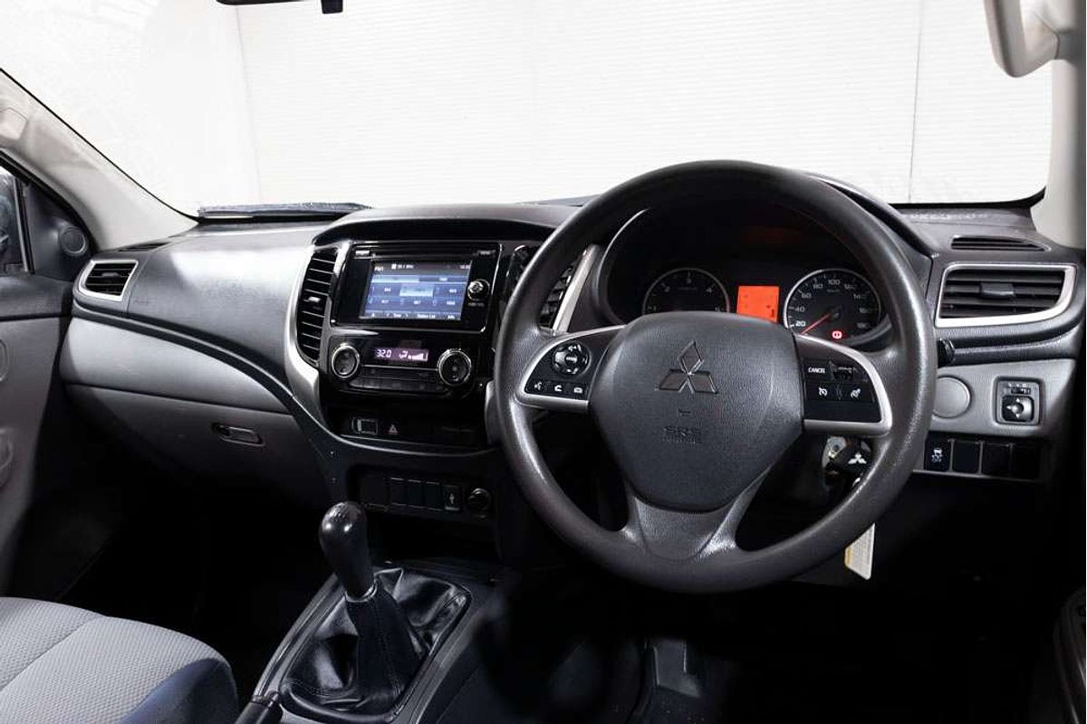 2017 Mitsubishi MQ Triton GLX+ 2.4L DID 6M/T 4X4 DC PU