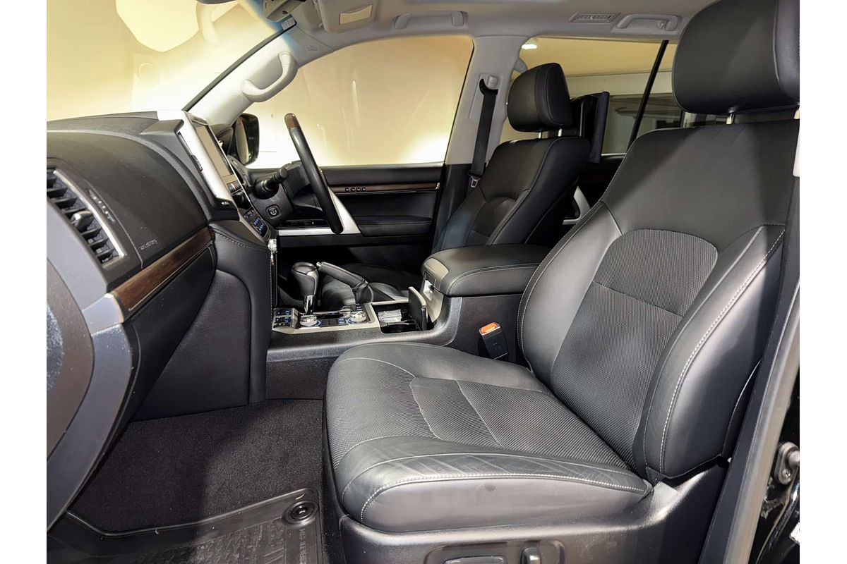 2020 Toyota Landcruiser Sahara VDJ200R