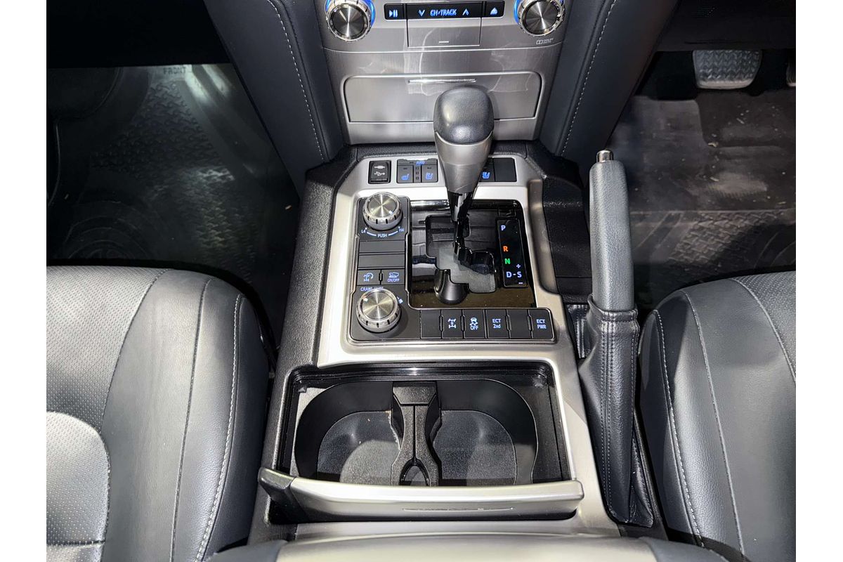 2020 Toyota Landcruiser Sahara VDJ200R