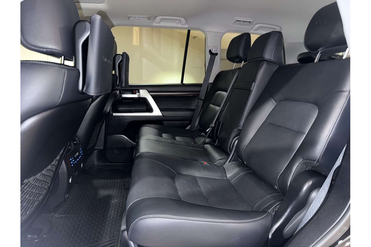 2020 Toyota Landcruiser Sahara VDJ200R