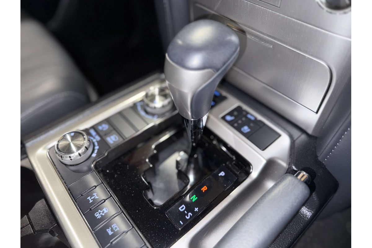2020 Toyota Landcruiser Sahara VDJ200R