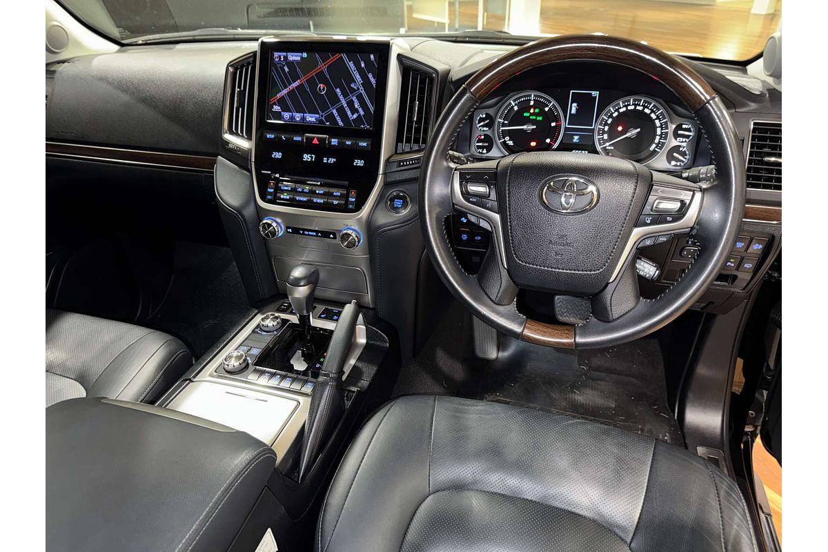 2020 Toyota Landcruiser Sahara VDJ200R