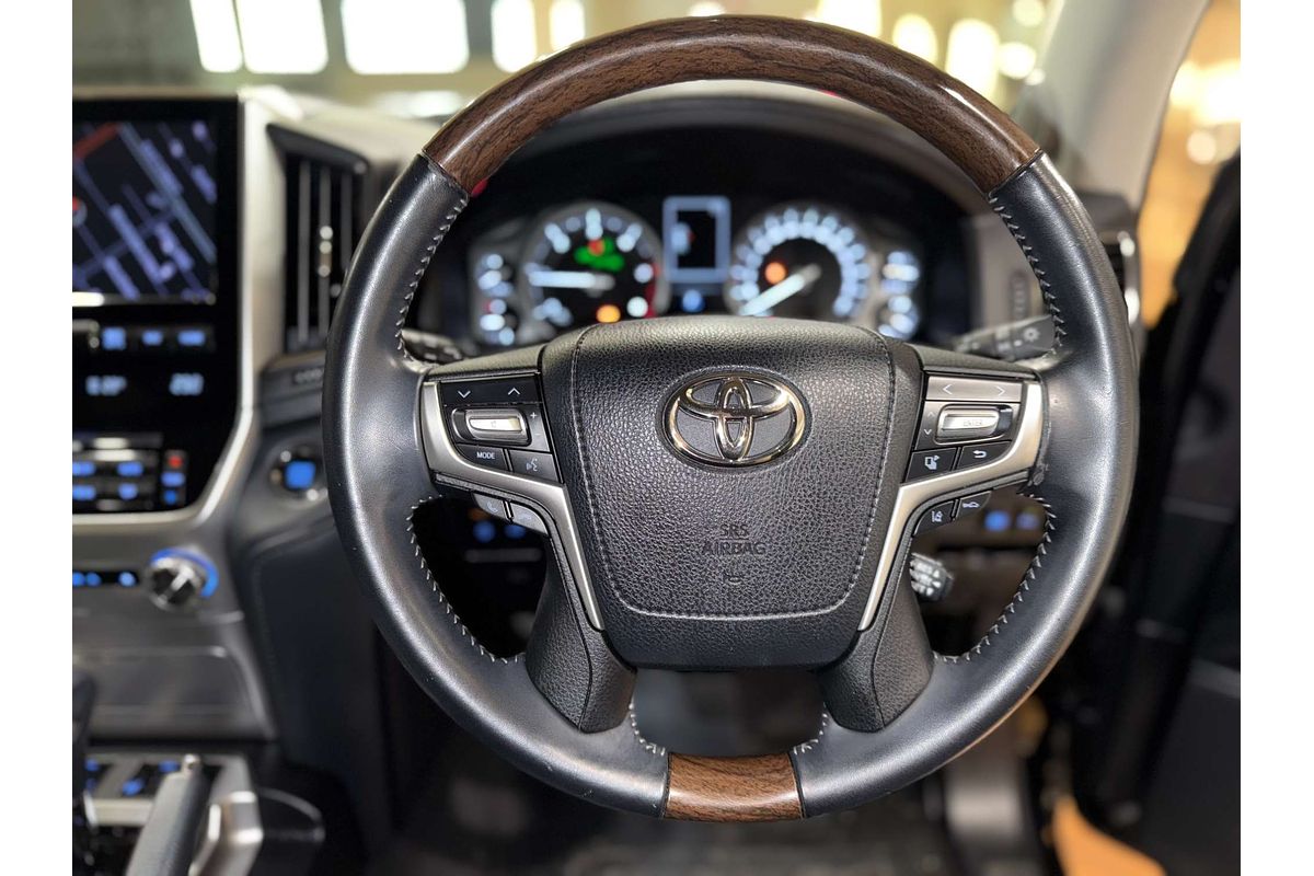 2020 Toyota Landcruiser Sahara VDJ200R