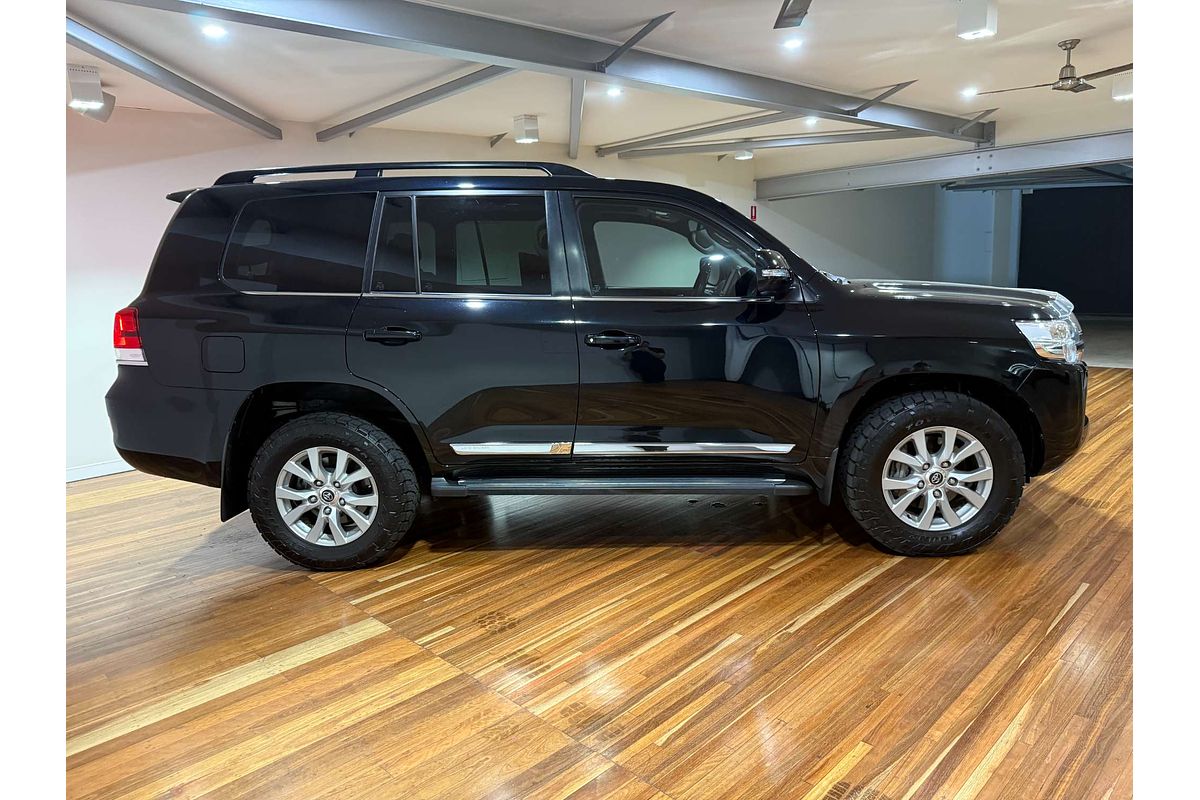 2020 Toyota Landcruiser Sahara VDJ200R