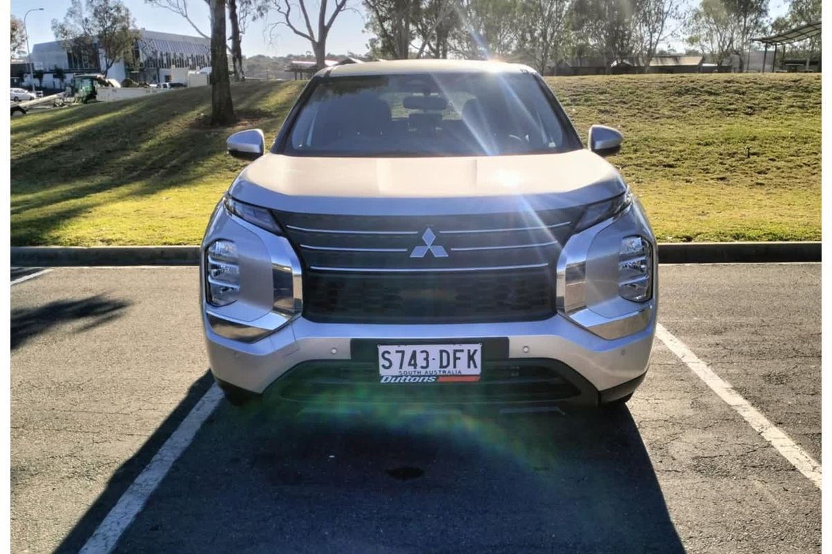 2022 Mitsubishi Outlander ES ZM