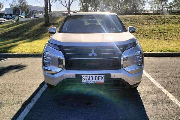 2022 Mitsubishi Outlander ES ZM