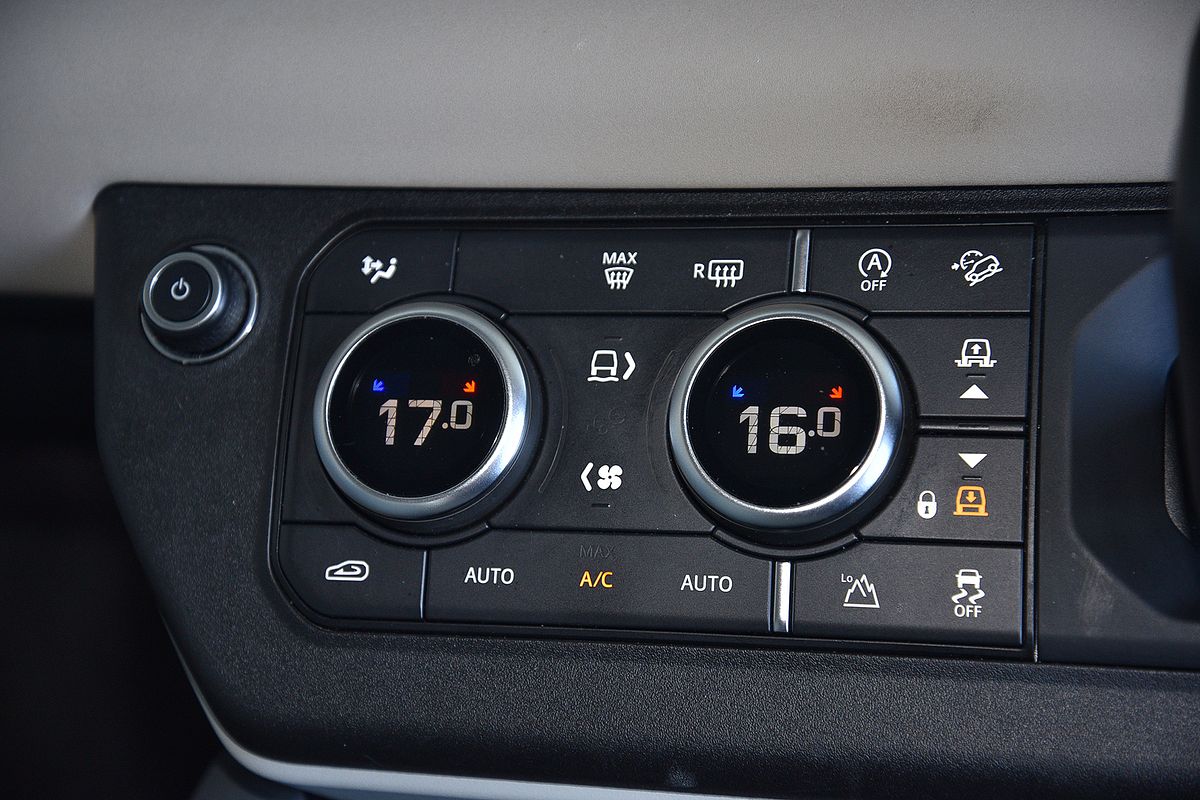 2020 Land Rover Defender 110 P400 SE L663