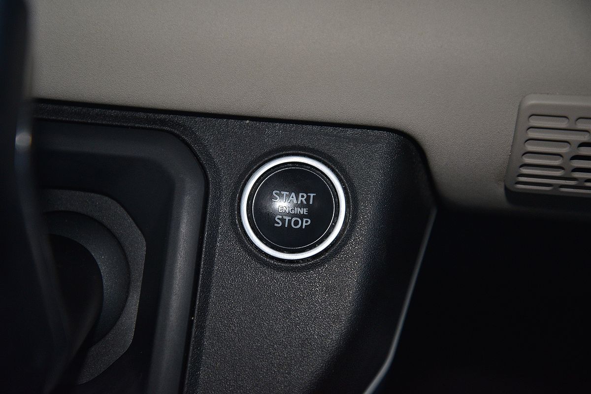 2020 Land Rover Defender 110 P400 SE L663