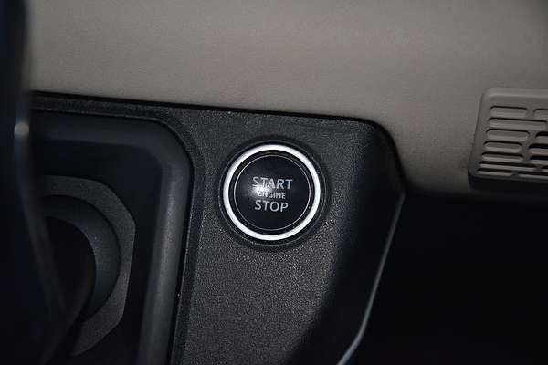 2020 Land Rover Defender 110 P400 SE L663