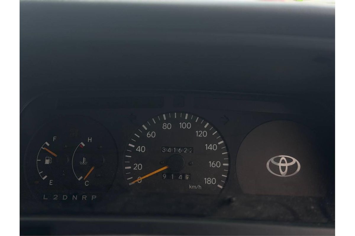 2000 Toyota HIACE RZH113R