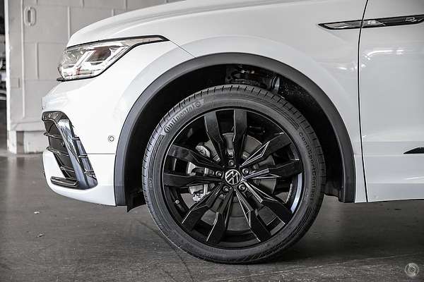2024 Volkswagen Tiguan Wolfsburg Edition Allspace 5N